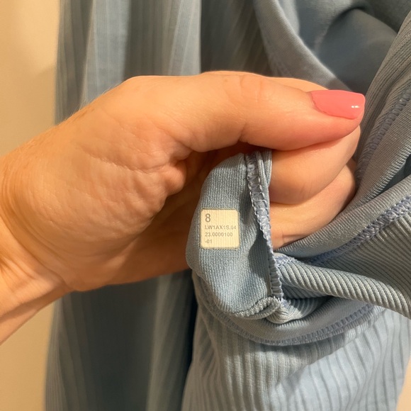 Lululemon Ebb to Street tank in Light Blue-Size 8 Awesome Condition - Picture 3 of 3